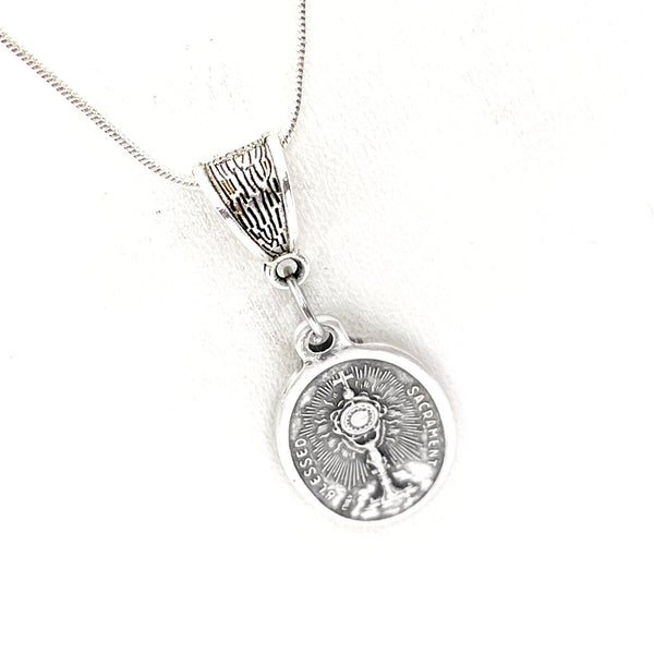 Communion Gift, Eucharist Necklace, Blessed Sacrament, Last Supper Jewelry, Christian Jewelry, Faith Gifts, First Communion Jewelry