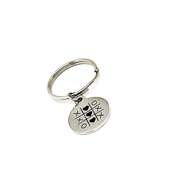 Tic Tac Toe Love Charm Keychain, Love Gift, Wife Gift, Husband Gift, Wedding Favor, Girlfriend Gift, Boyfriend Gift, Daughter Gift, Son Gift